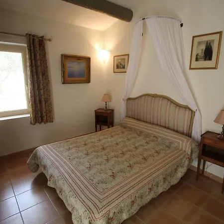 0166 Mas Des Collines 8p. Uzes, Gard Ferienhaus *